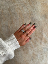Load image into Gallery viewer, the flora ring