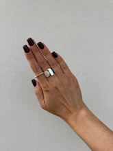 Load image into Gallery viewer, the belle ring
